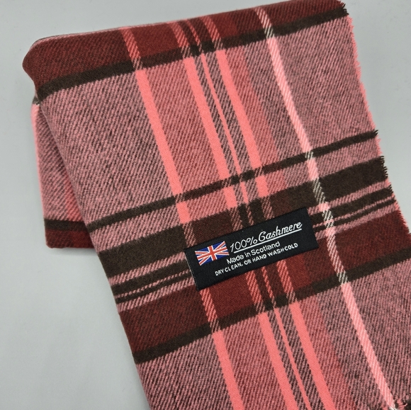 New 100% Cashmere Scarf Made in Scotland Burgundy Pink & Black Plaid NWOT - Picture 3 of 3